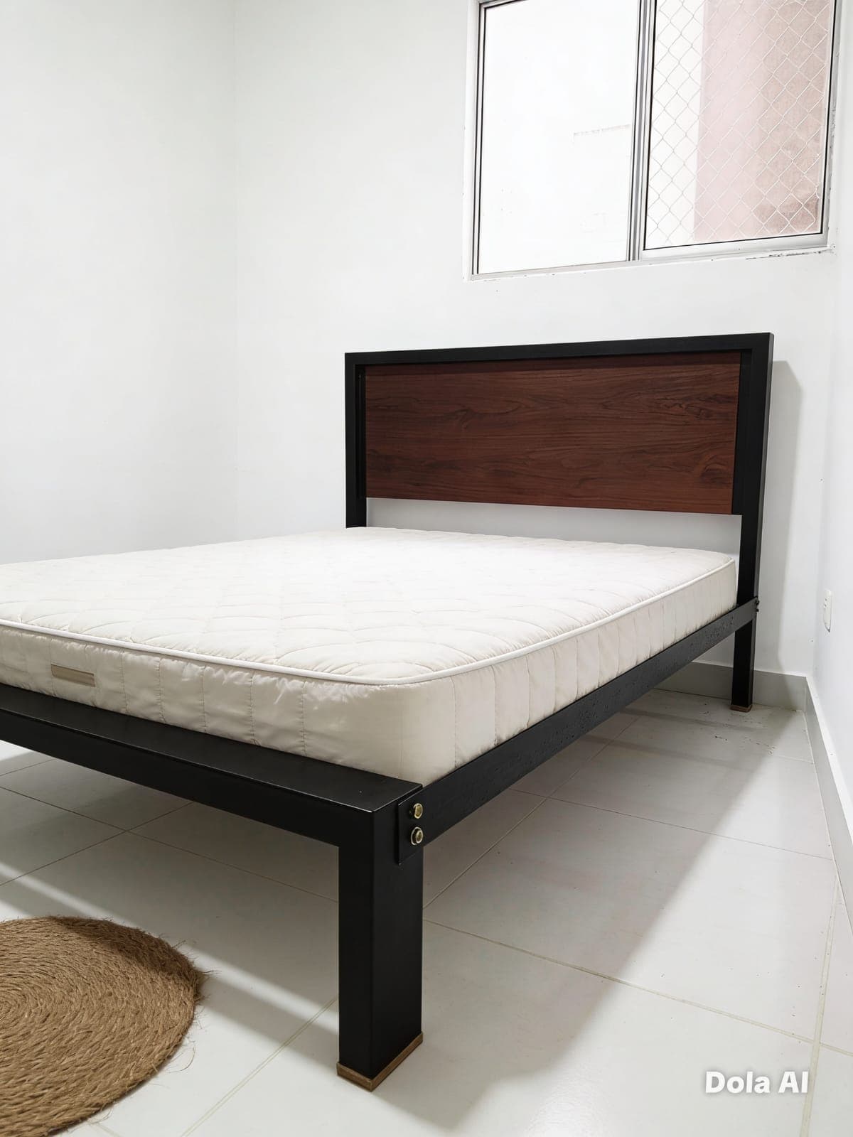Cama industrial walnut con cabecero en madera nogal · ArtMetal Medellín